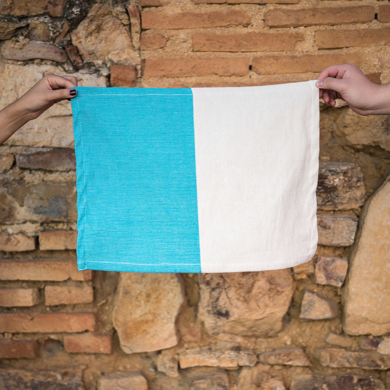 VOLVERde brings you sustainable table linens that celebrate culture and traditions. We curate eco-friendly, sustainable placemats and napkins. These sustainable handwoven placemats made with 100% sustainably sourced with Mexican cotton. Artisanal quality made to last in bright colors like Rosa Mexicano, Azure, Aqua, blue and teal.