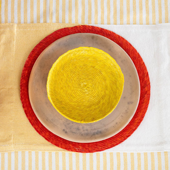 Sustainable orange, Palm Placemat Round on styled table