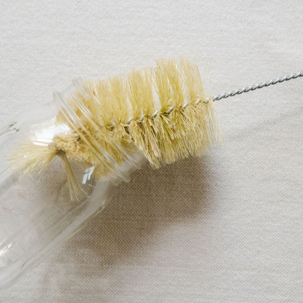 Plastic-free agave fiber bottle brush with compostable bristles and recyclable metal wiring